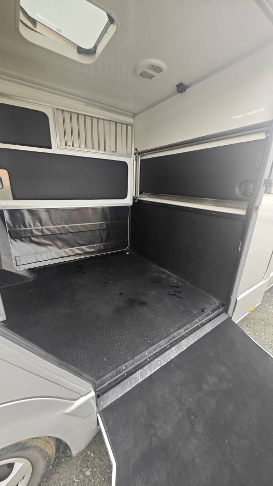 Horsebox HGV Krismar Master 5 places assises Stalles  2020 Used