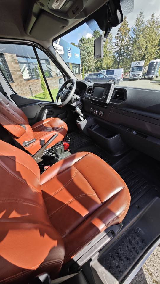 Horsebox HGV Krismar Master 5 places assises Stalles  2020 Used