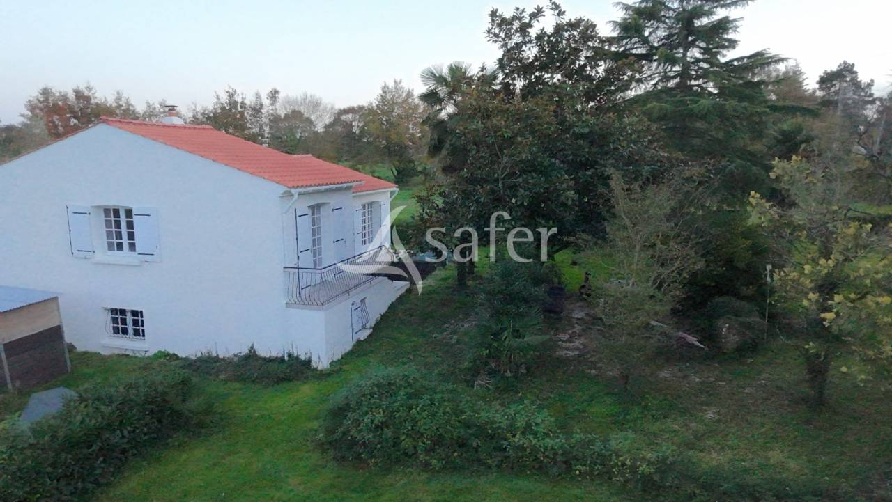 Other country property  Vend&eacute;e