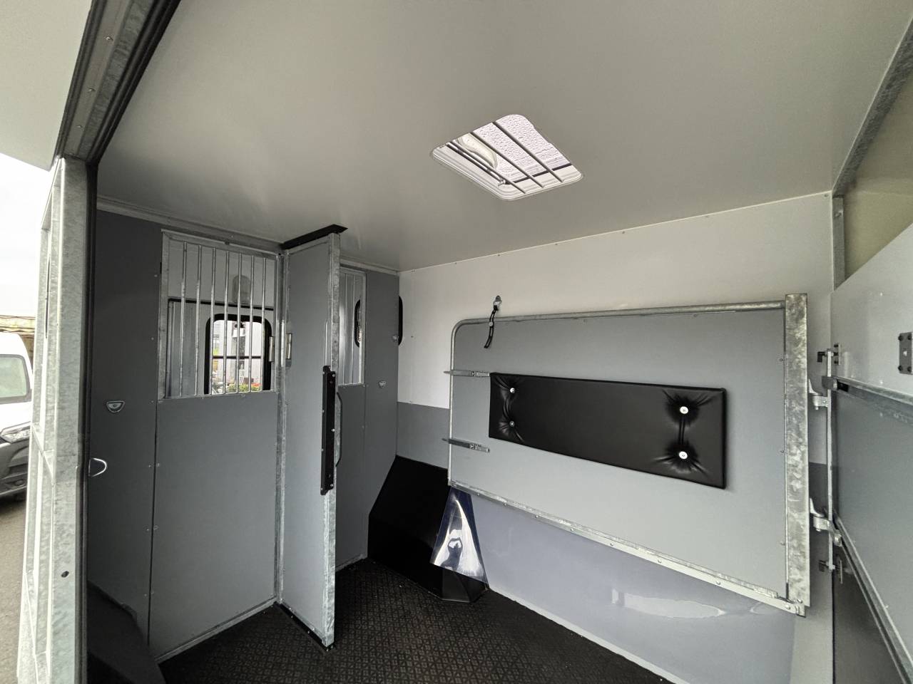 Horsebox HGV AP Petit Interstar L2  2026 New
