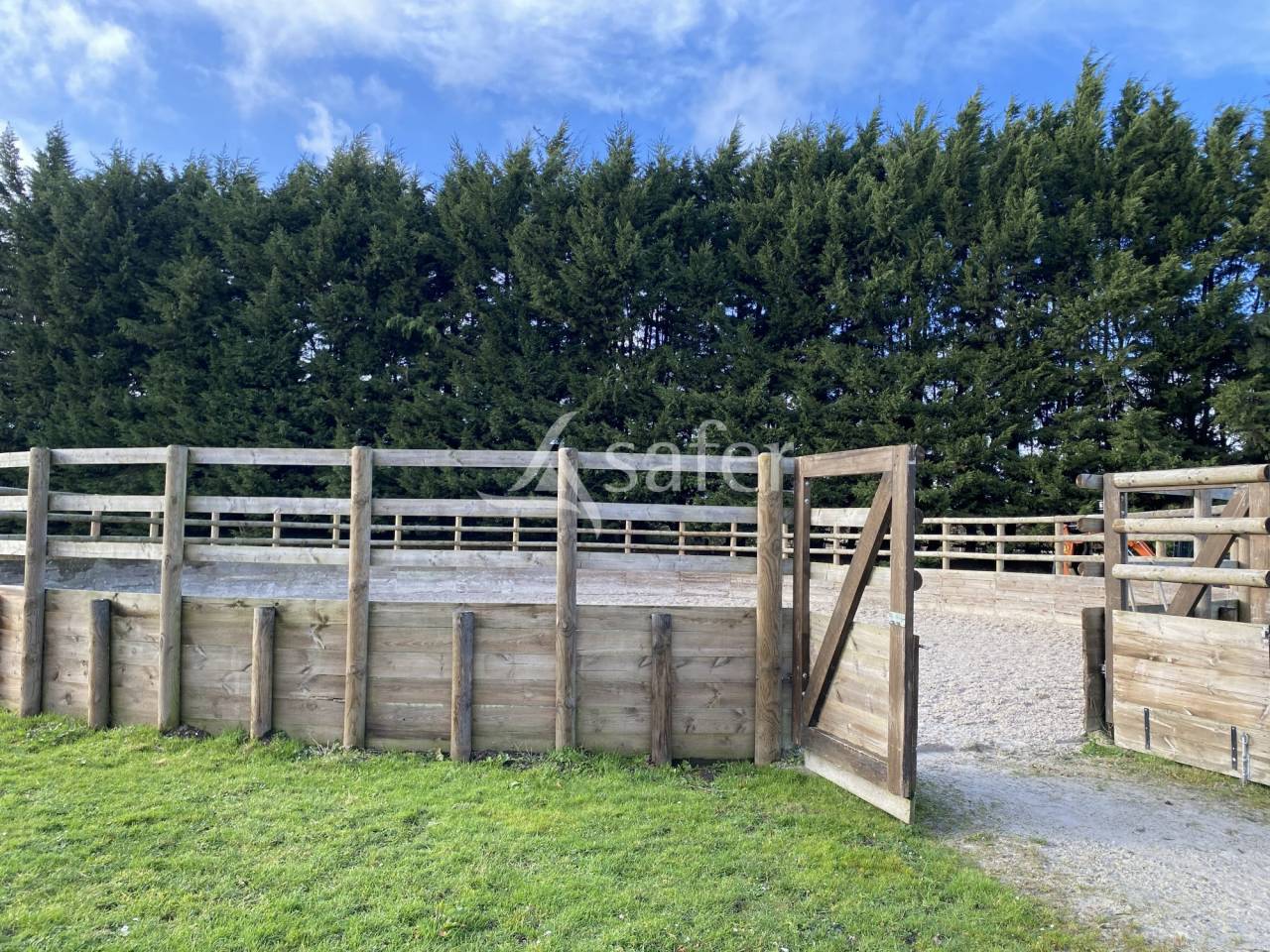 Equestrian property  Calvados