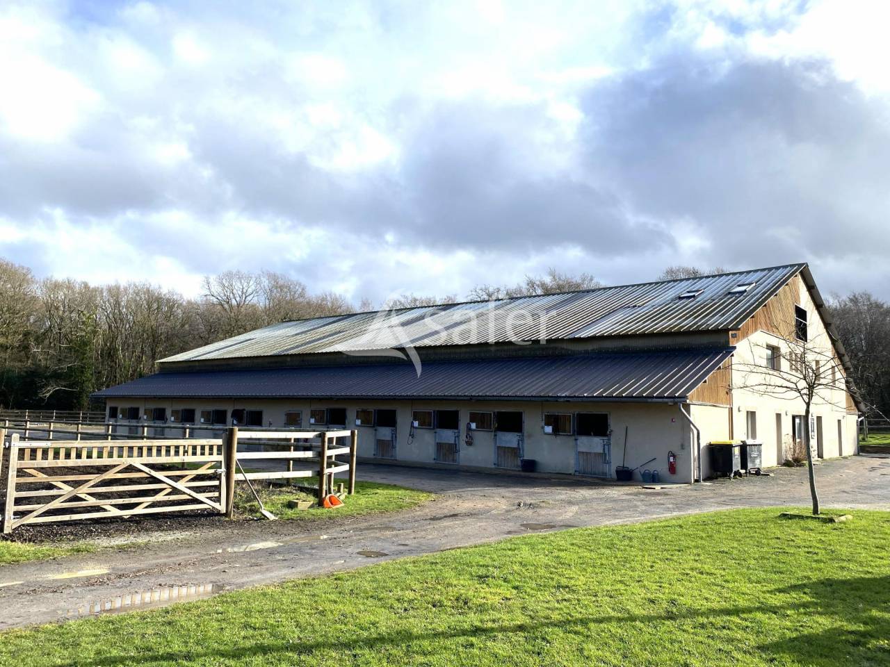 Equestrian property  Calvados