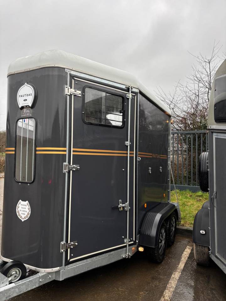 Horse trailer Fautras Pro Van Classic 2 Stalls 2022 New