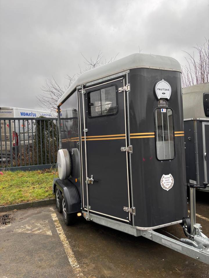 Horse trailer Fautras Pro Van Classic 2 Stalls 2022 New