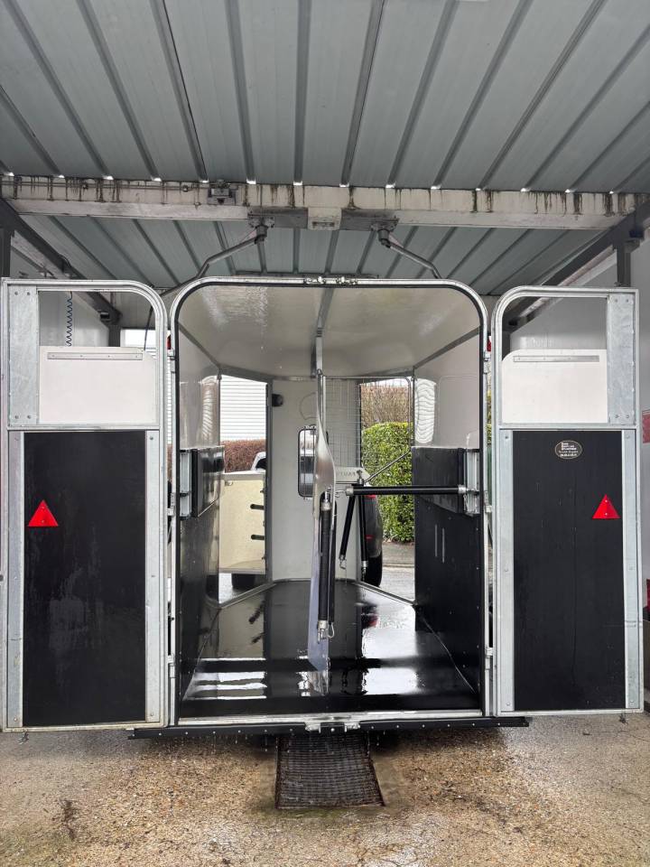 Horse trailer Fautras Pro Van Classic 2 Stalls 2022 New
