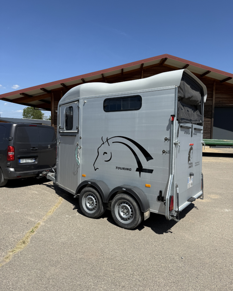 Horse trailer Cheval Liberte Gold Touring Country  2 Stalls 2022 New