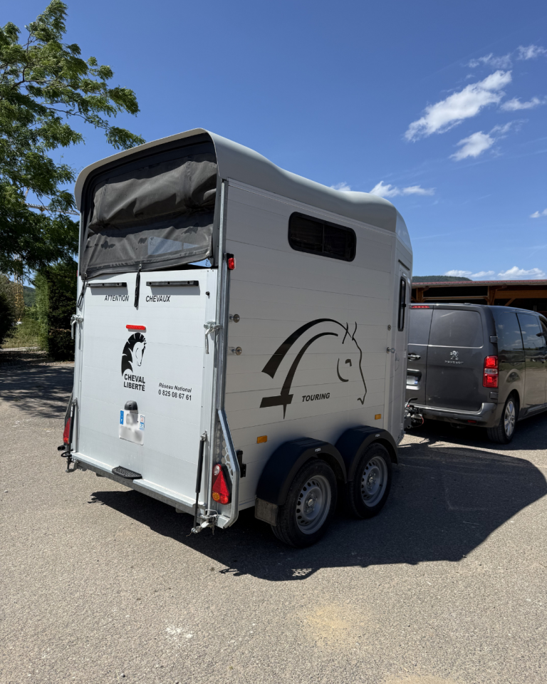 Horse trailer Cheval Liberte Gold Touring Country  2 Stalls 2022 New