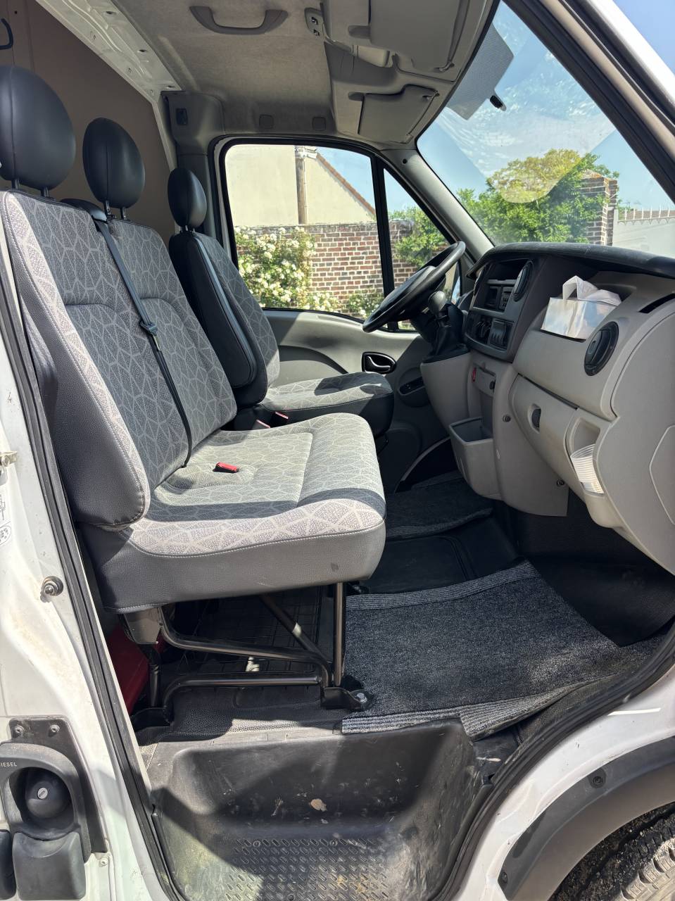 Horse trailer Renault Master 2 Stalls 2008 Used