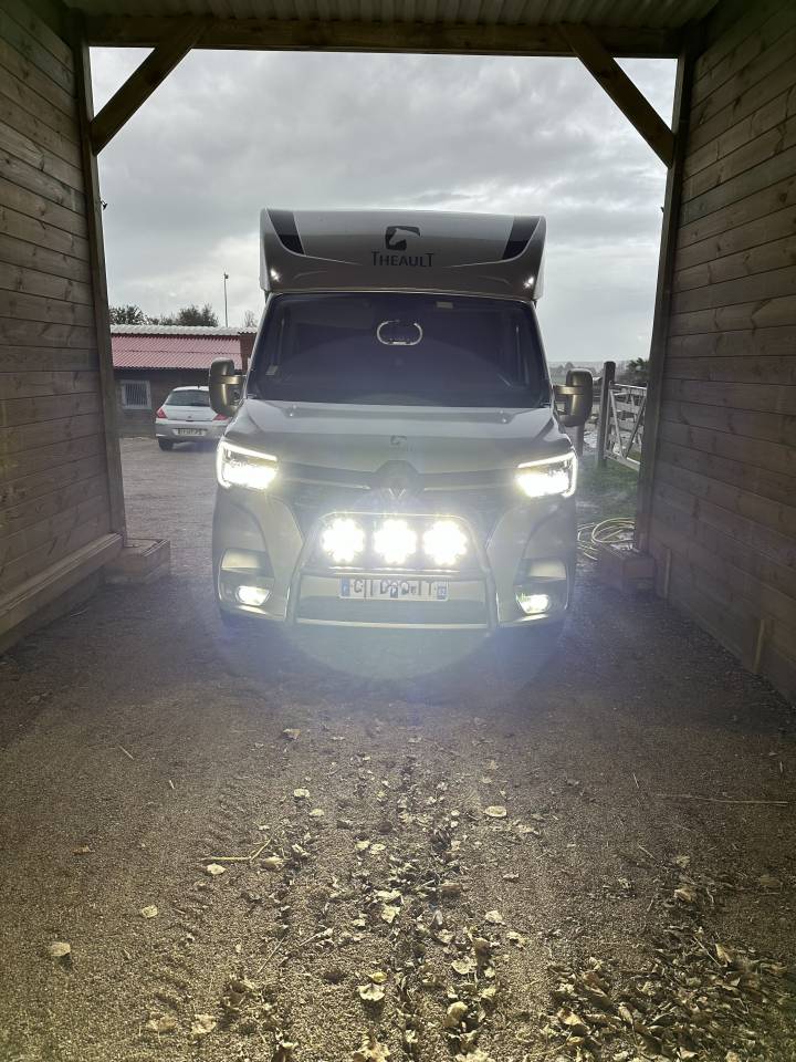 Horsebox HGV Theault THEAULT STALLE  renault master 2022 Used