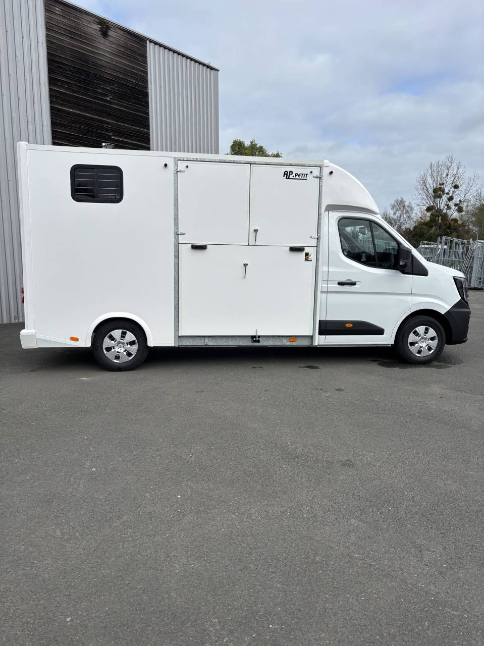 Horsebox HGV AP Petit Nissan Interstar L3  2026 New