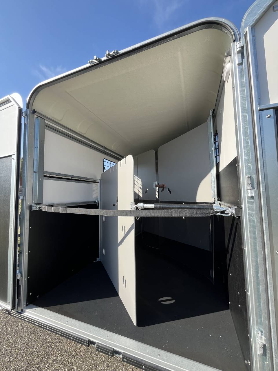 Horse trailer Fautras  2 Stalls 2026 New