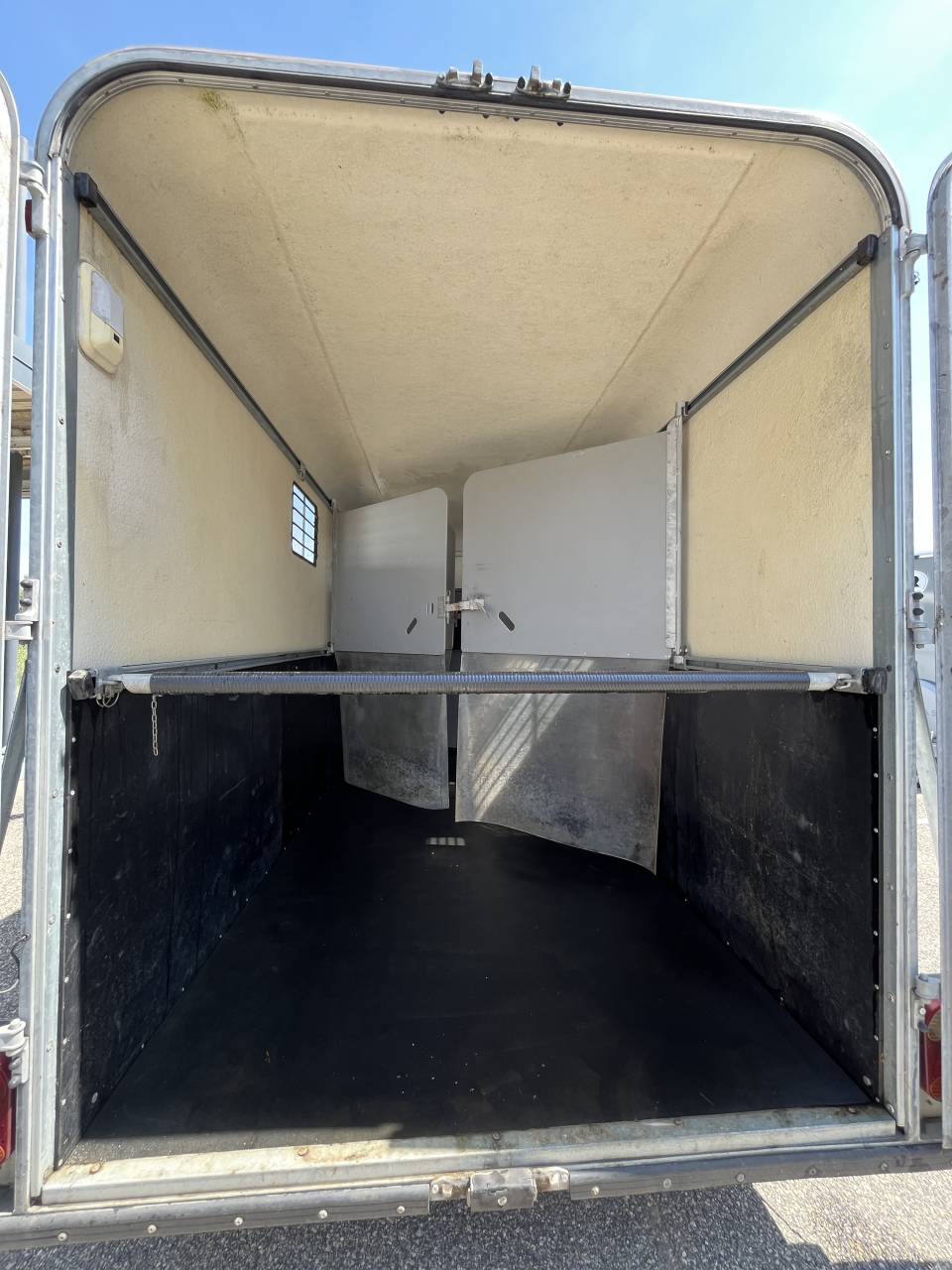 Horse trailer Fautras  3 Stalls 2012 Used