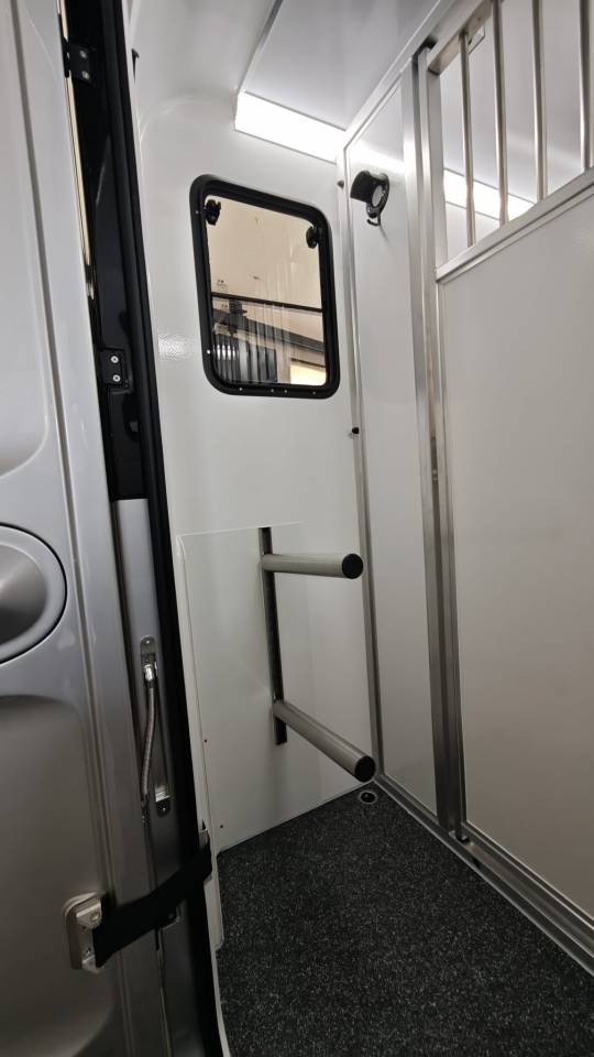 Horsebox HGV Krismar 5 PLACES ASSISES STALLES 2026 New