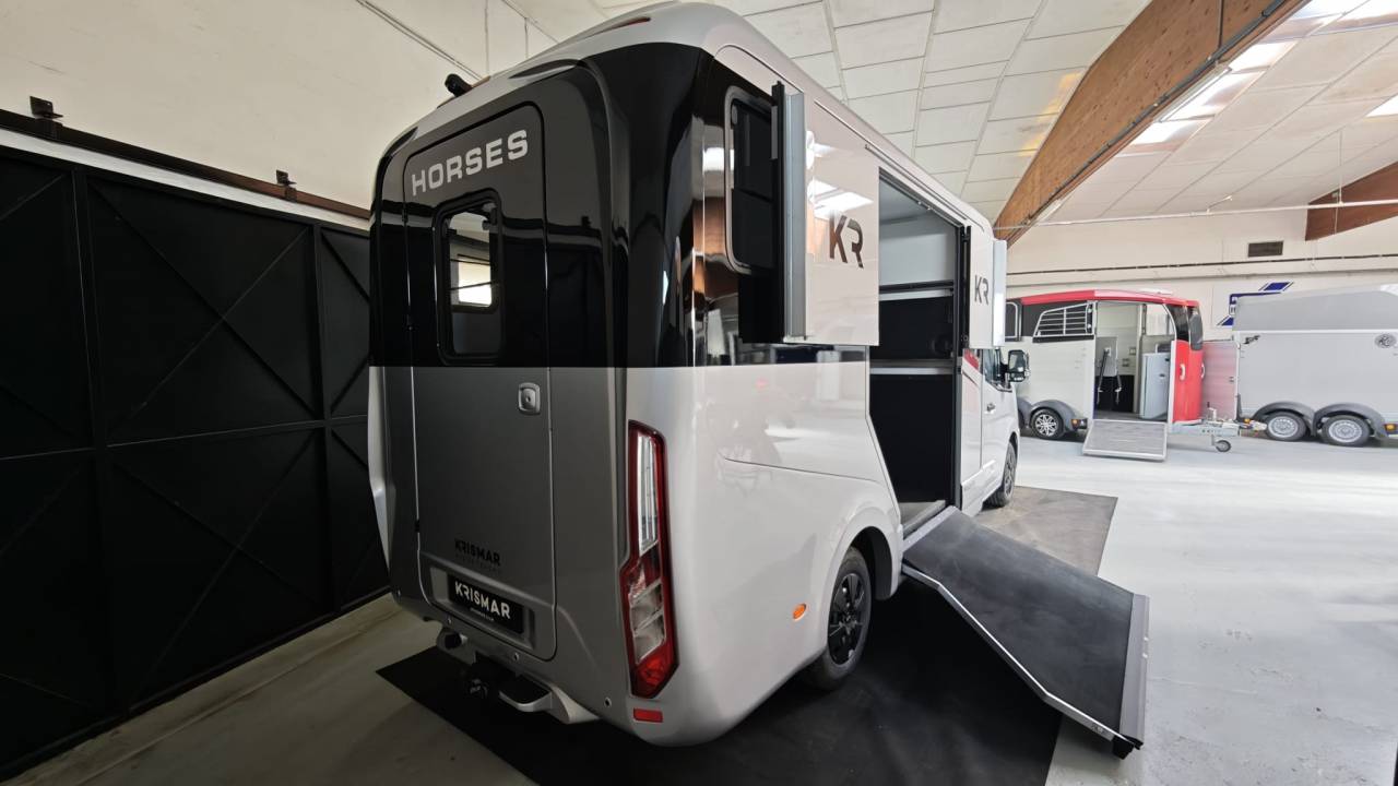 Horsebox HGV Krismar 5 PLACES ASSISES STALLES 2026 New