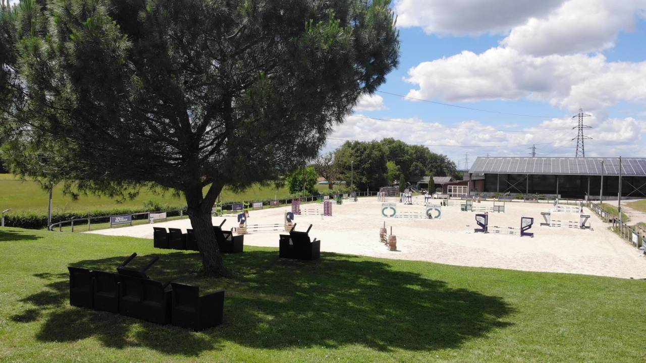 Livery yard  Ain
