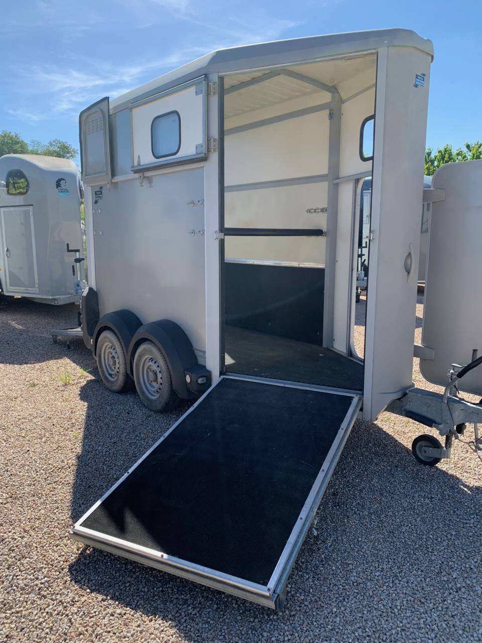 Horse trailer Ifor Williams HB403 1,5 Stalls 2014 Used