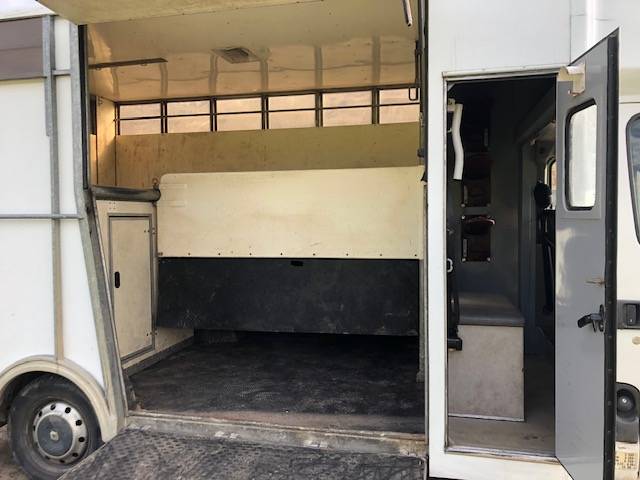 Horsebox HGV Renault 120D 2009 Used