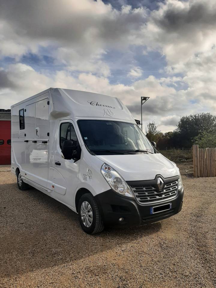 Horsebox HGV Renault Master 2019 Used
