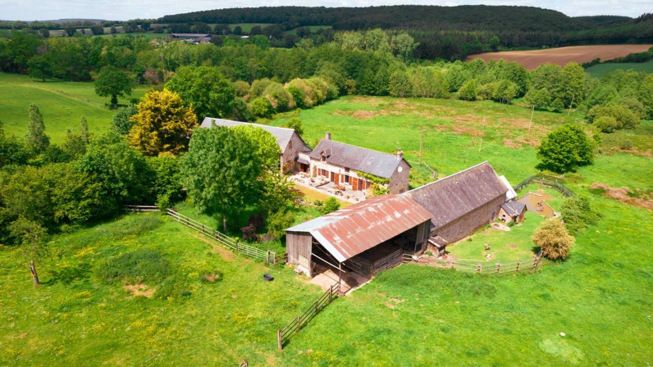 Equestrian property  Mayenne