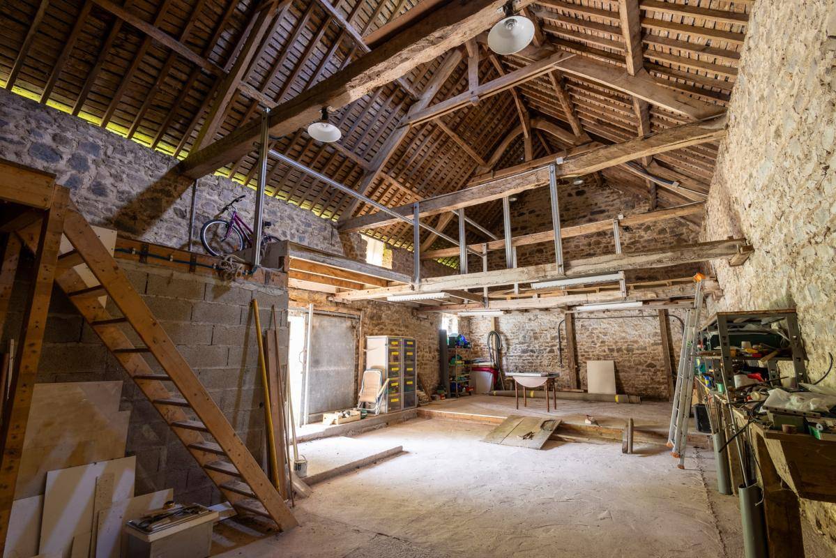 Equestrian property  Mayenne