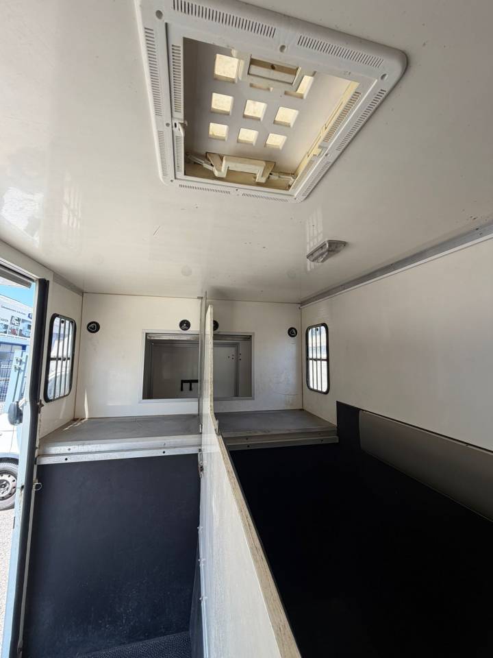 Horsebox HGV Les Vans ACR Jumper 2008 Used
