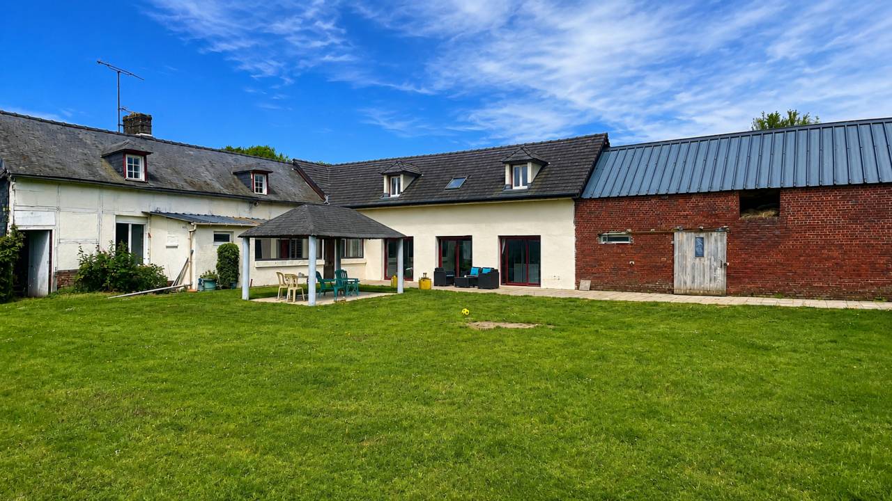 Livery yard  Oise