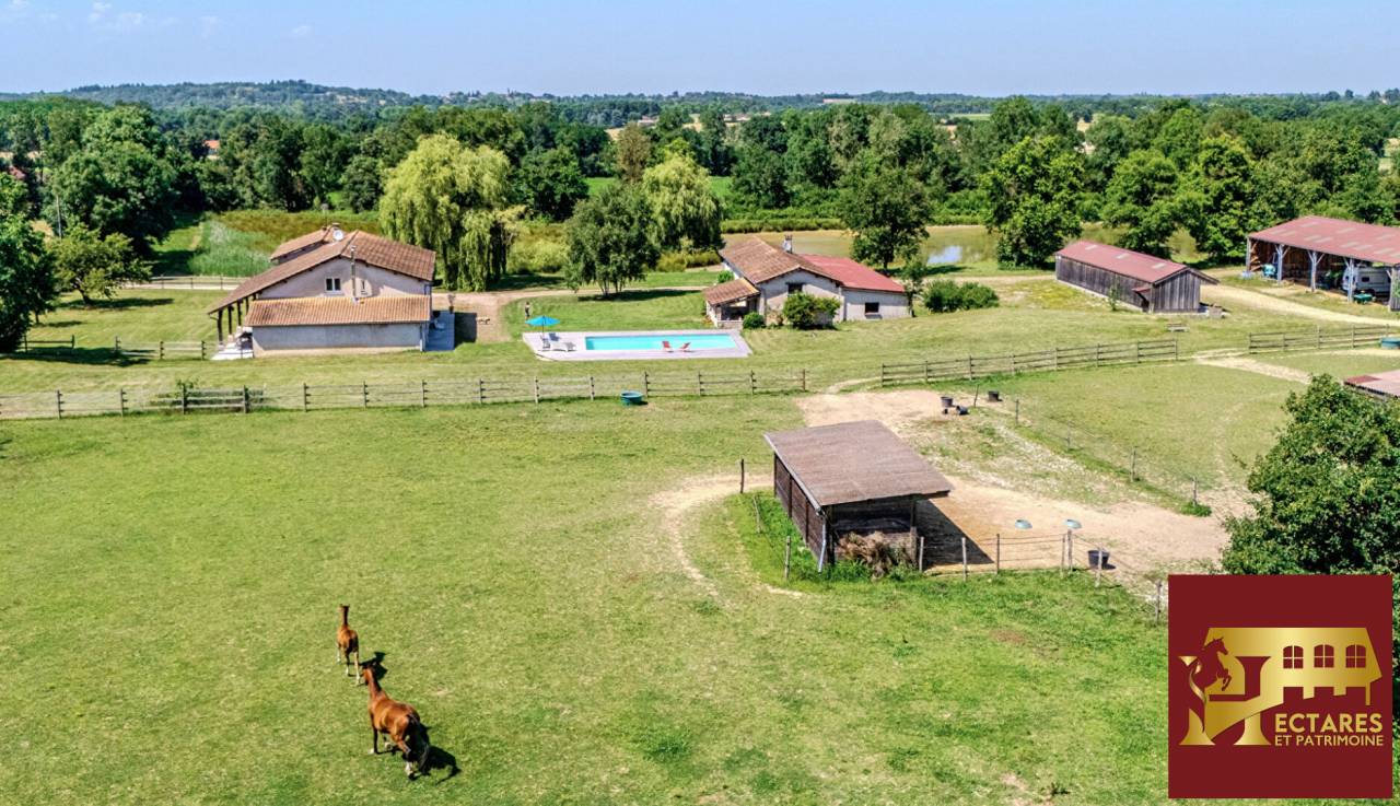 Equestrian property  Ain