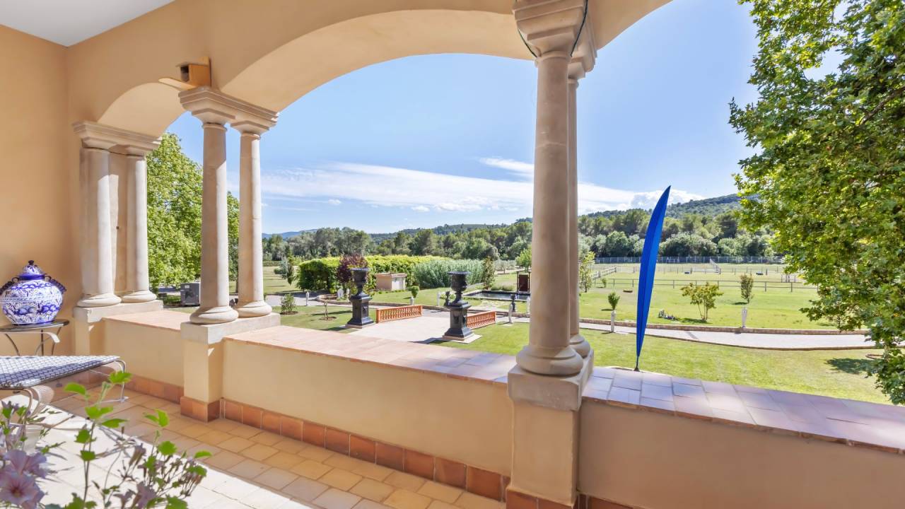 Luxurious equestrian property  Var