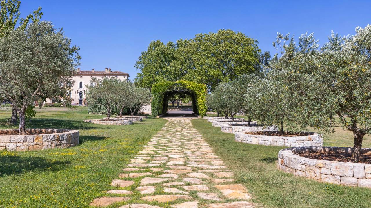 Luxurious equestrian property  Var