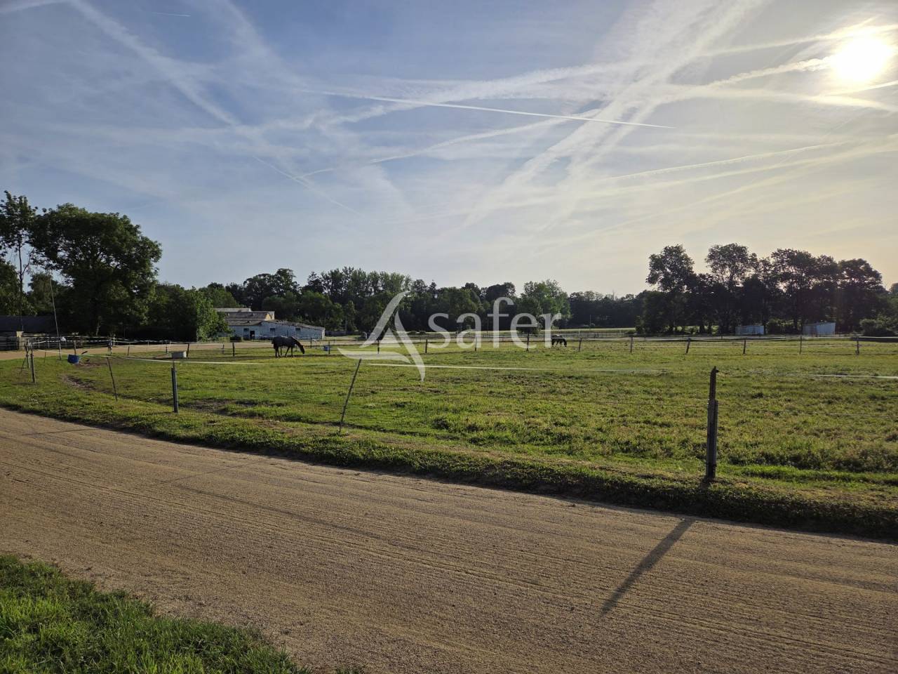 Equestrian property  Vend&eacute;e