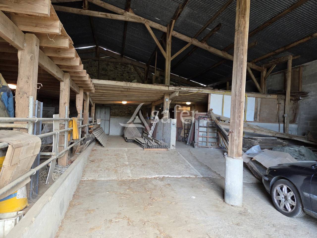 Equestrian property  Vend&eacute;e
