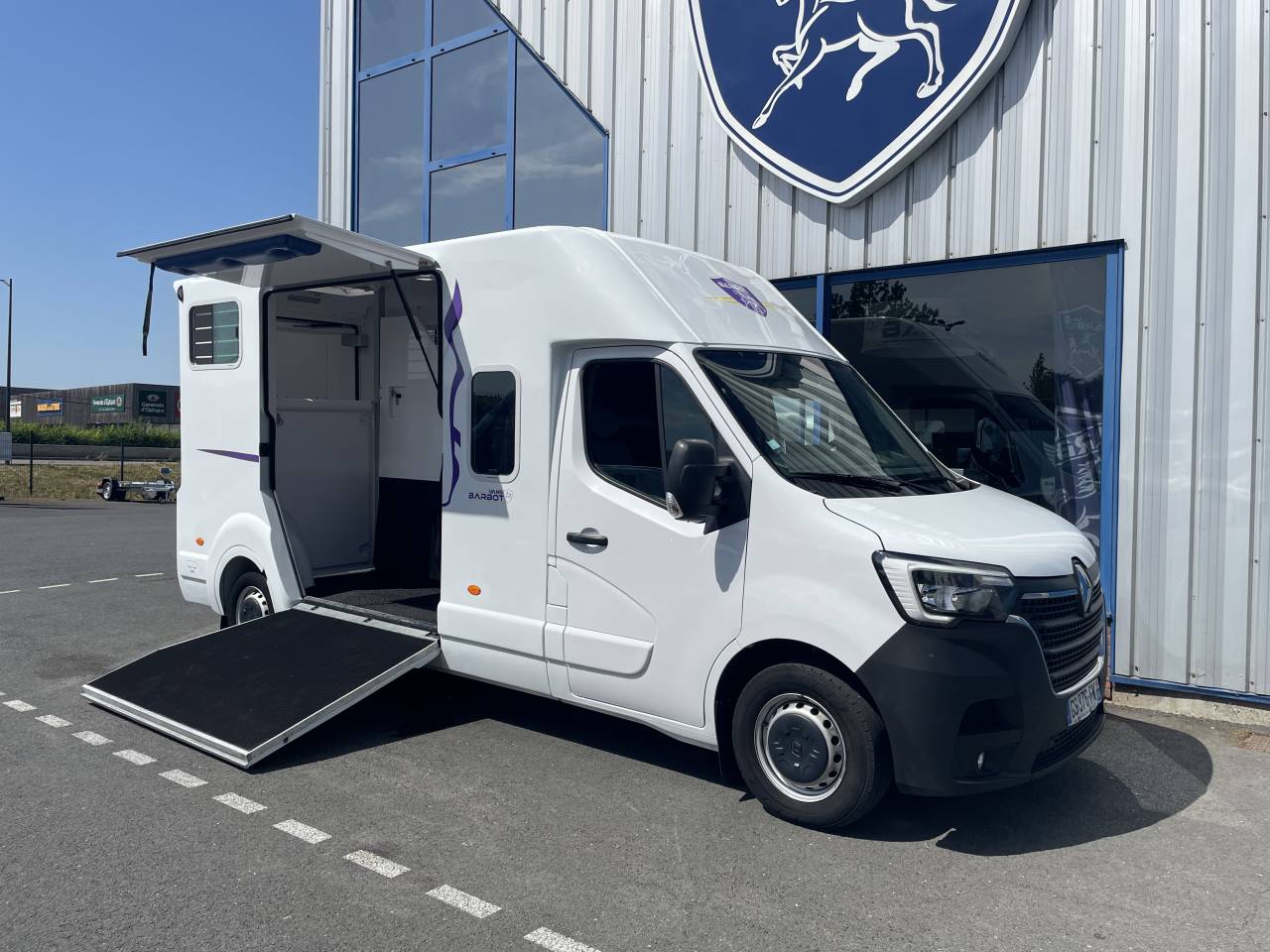 Horsebox HGV Autre marque master 2023 Used