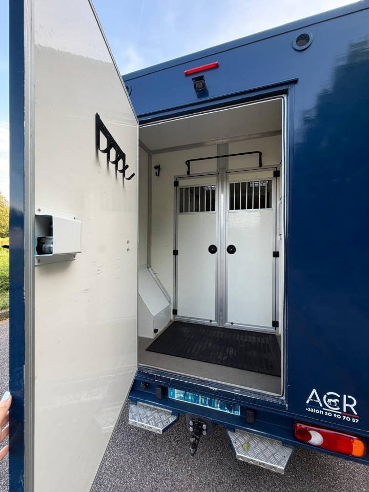 Horsebox HGV Les Vans ACR Renault Master 2022 Used