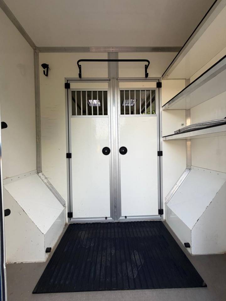 Horsebox HGV Les Vans ACR Renault Master 2022 Used