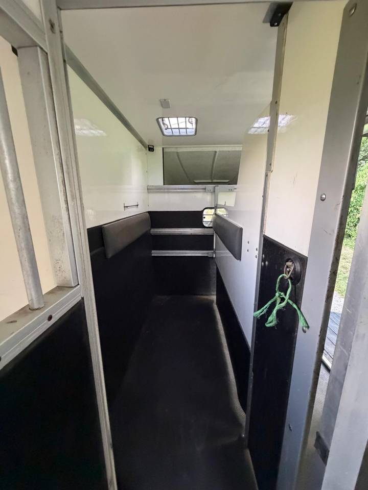 Horsebox HGV Les Vans ACR Renault Master 2022 Used