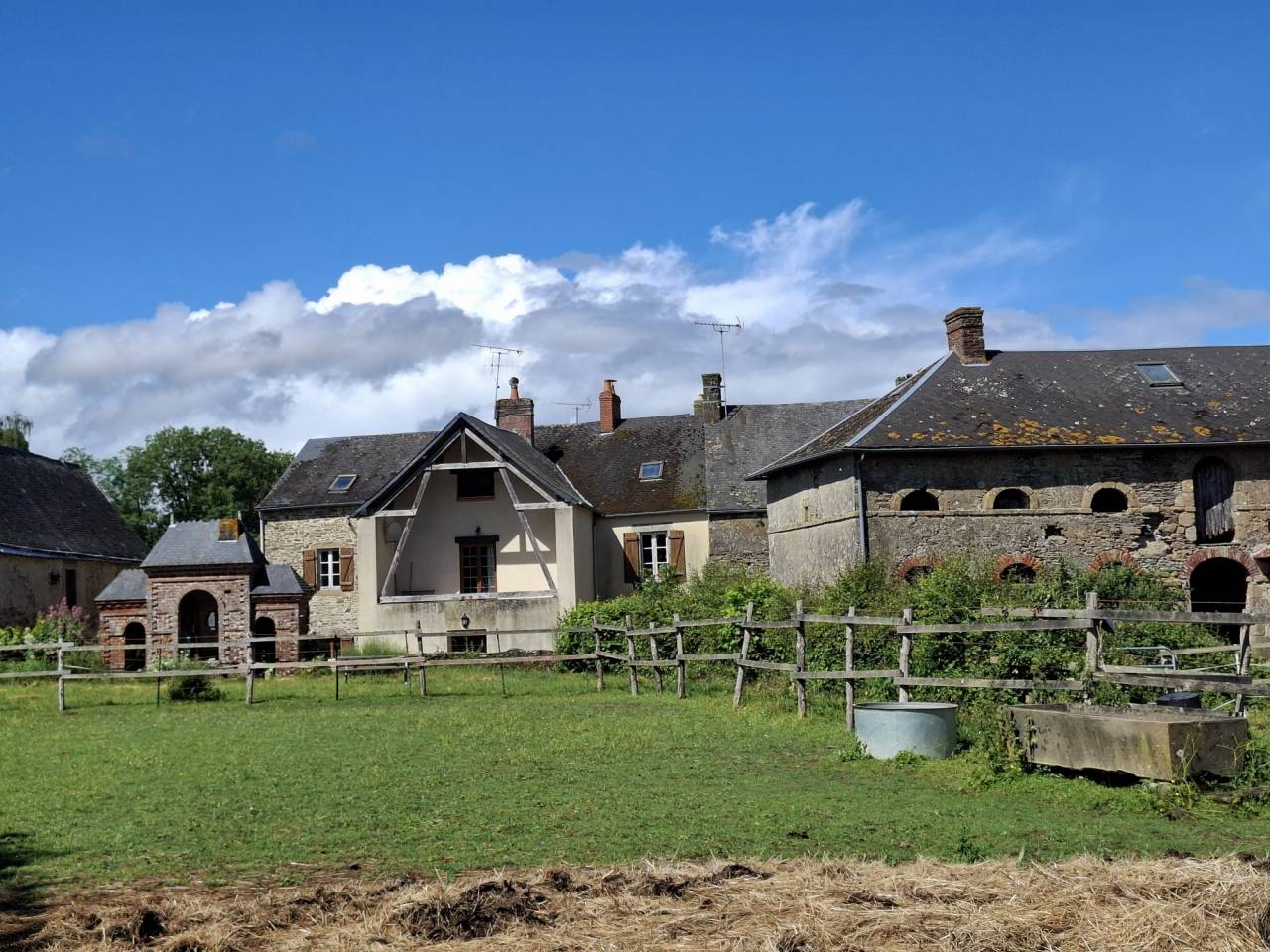 Livery yard  Mayenne