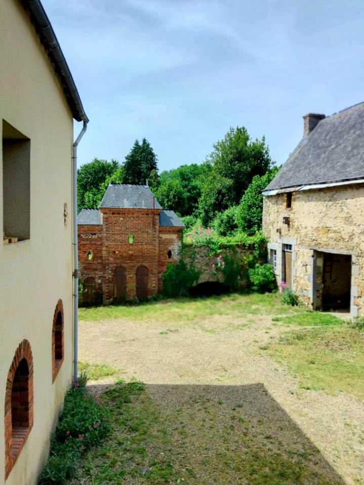 Livery yard  Mayenne