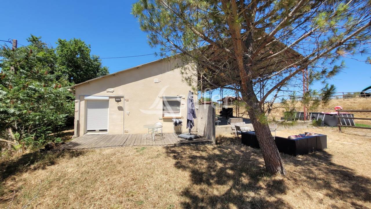 Equestrian property  tarn