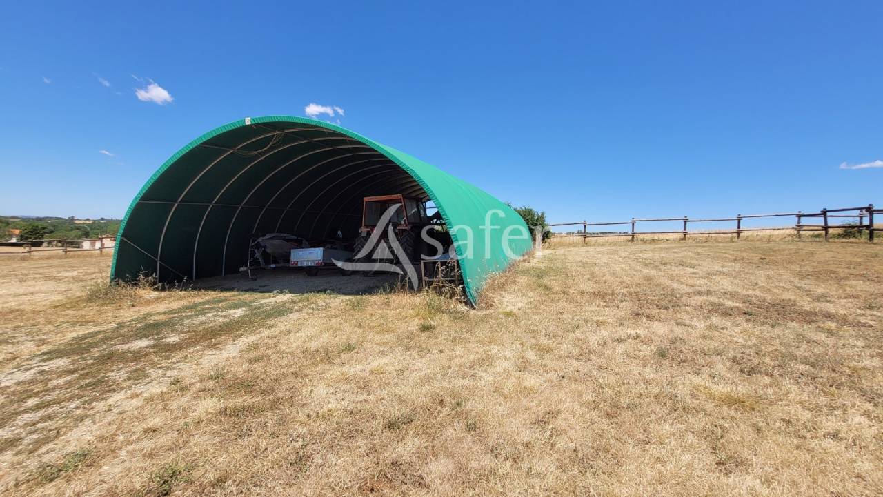 Equestrian property  tarn
