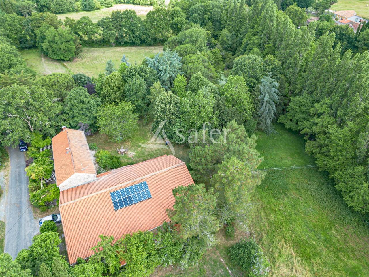 Other country property  Vend&eacute;e