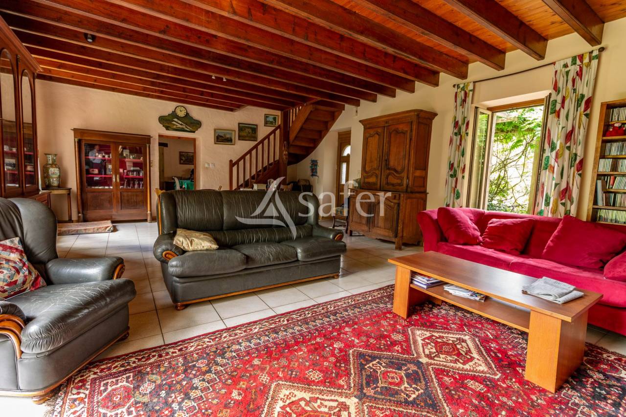 Other country property  Vend&eacute;e