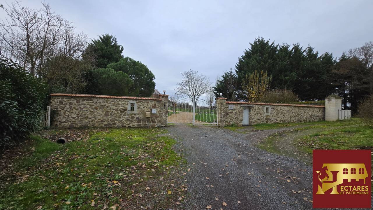 Equestrian property  Maine-et-Loire