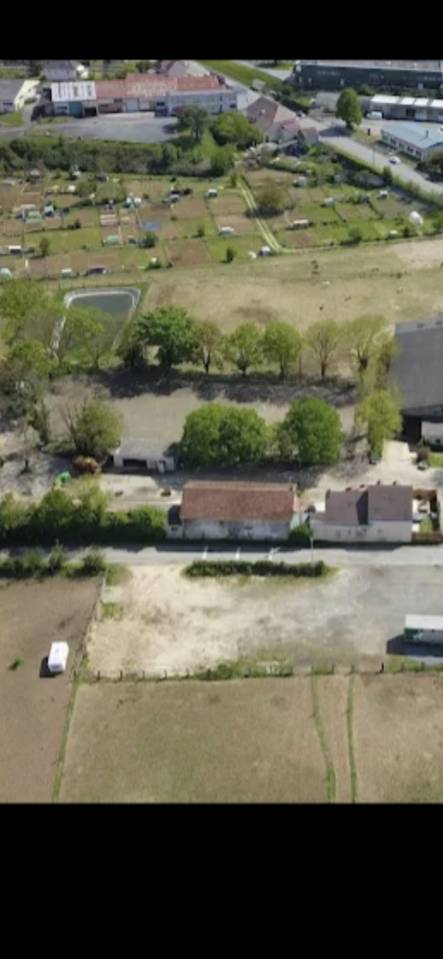 Livery yard  Sarthe