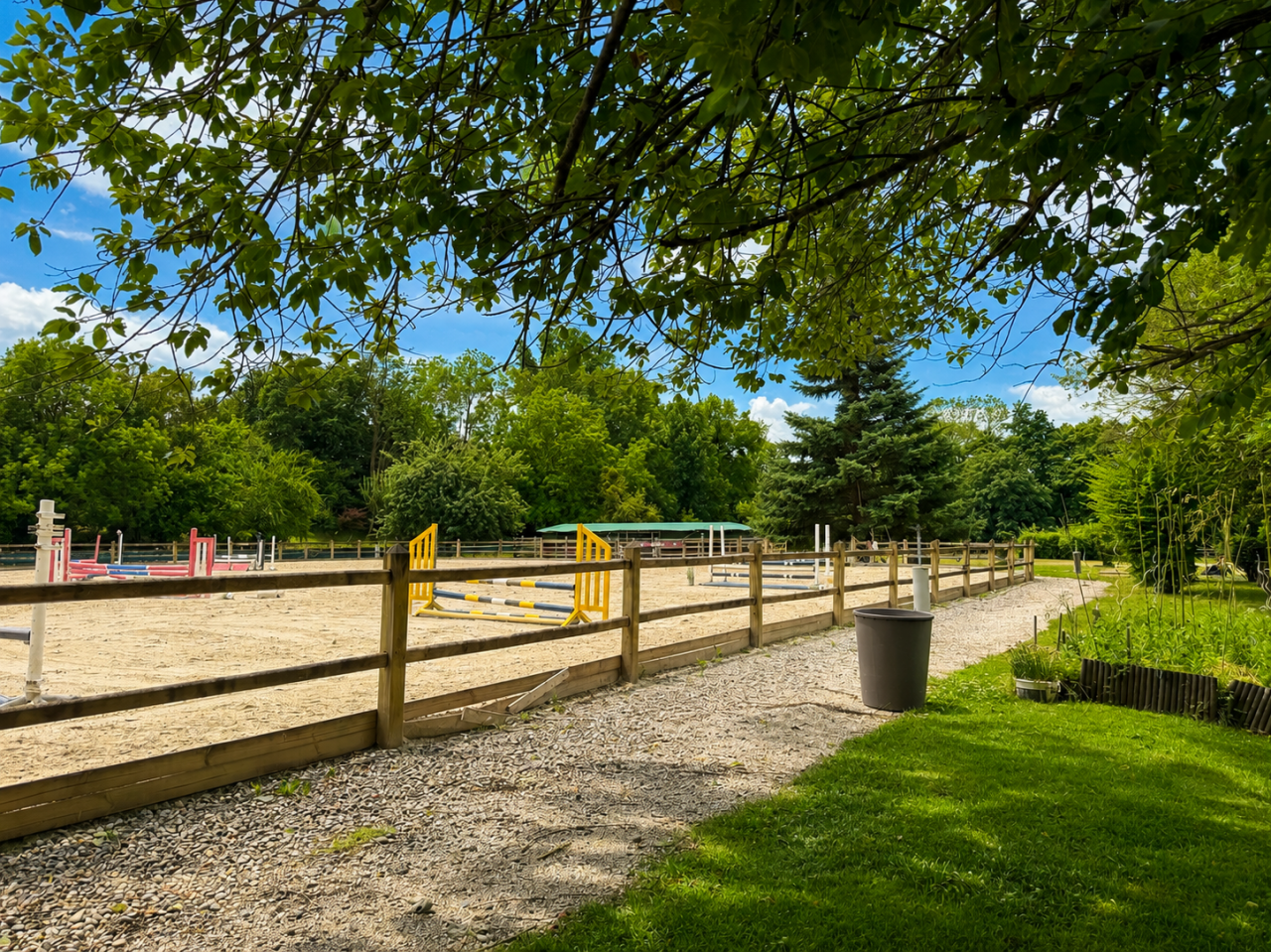 Equestrian property  Ain