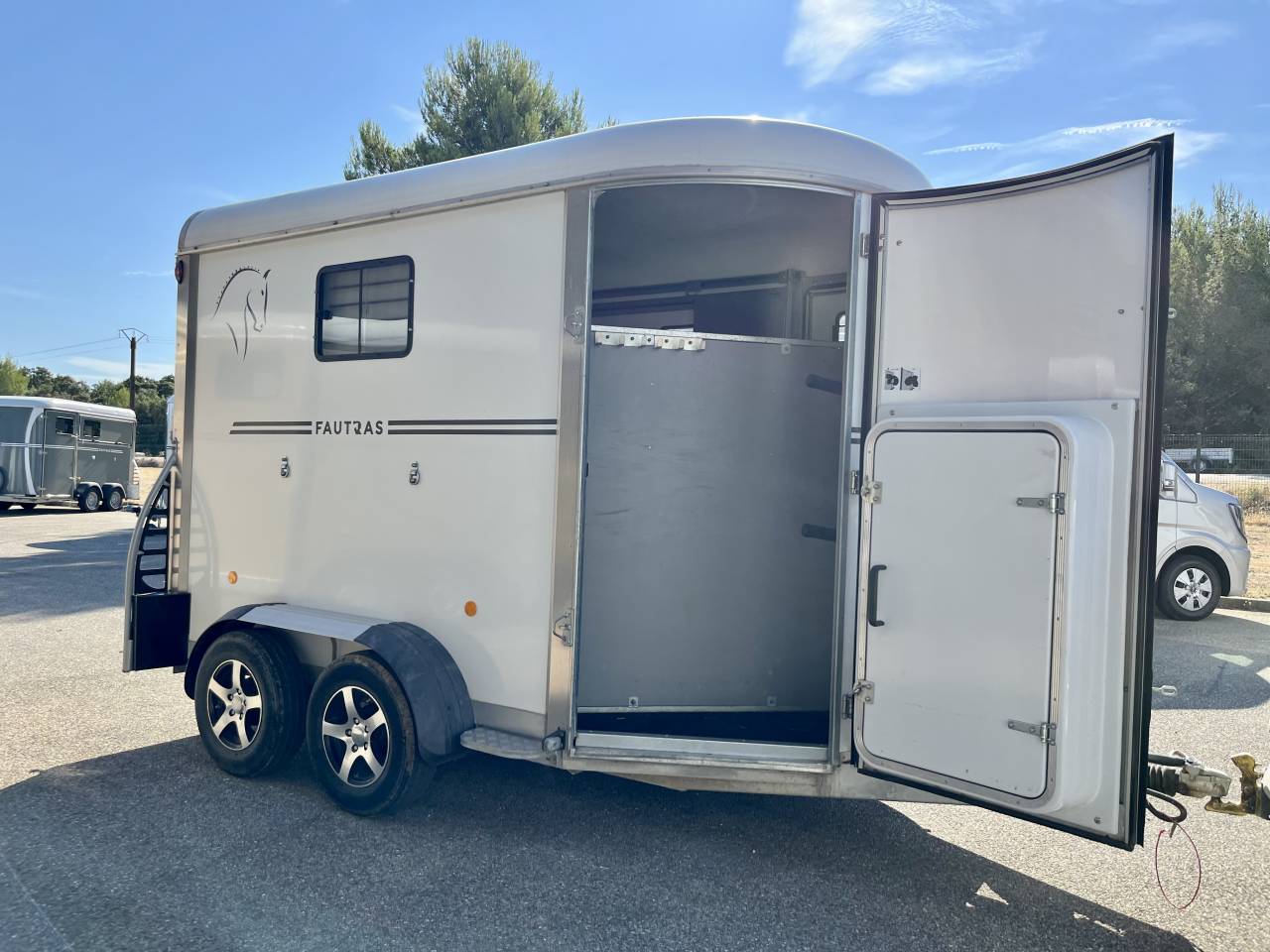 Horse trailer Fautras  2 Stalls 2023 Used