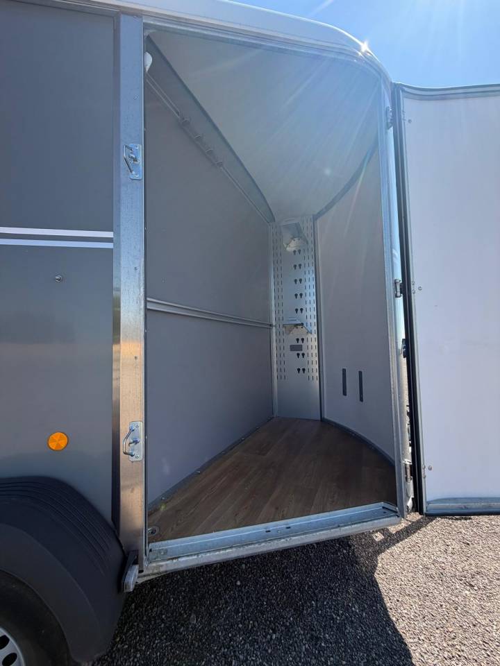 Horse trailer Fautras OBLIC X2 2 Stalls 2025 Used