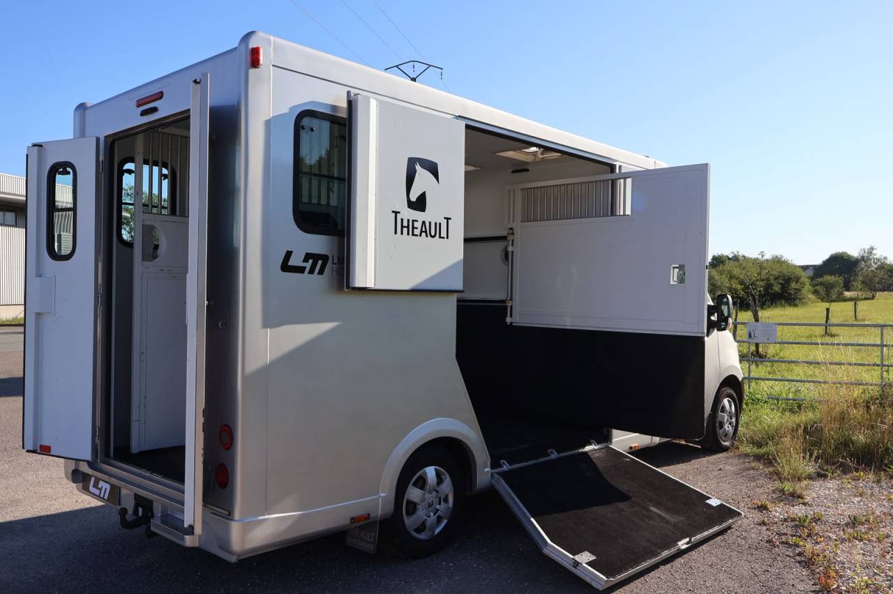 Horsebox HGV Theault THEAULT MASTER 2017 Used