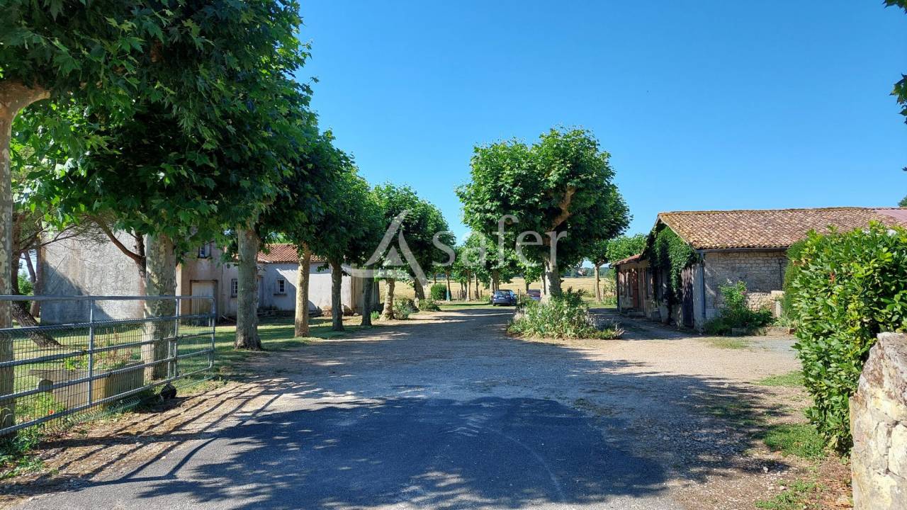 Other agricultural property  Charente-Maritime