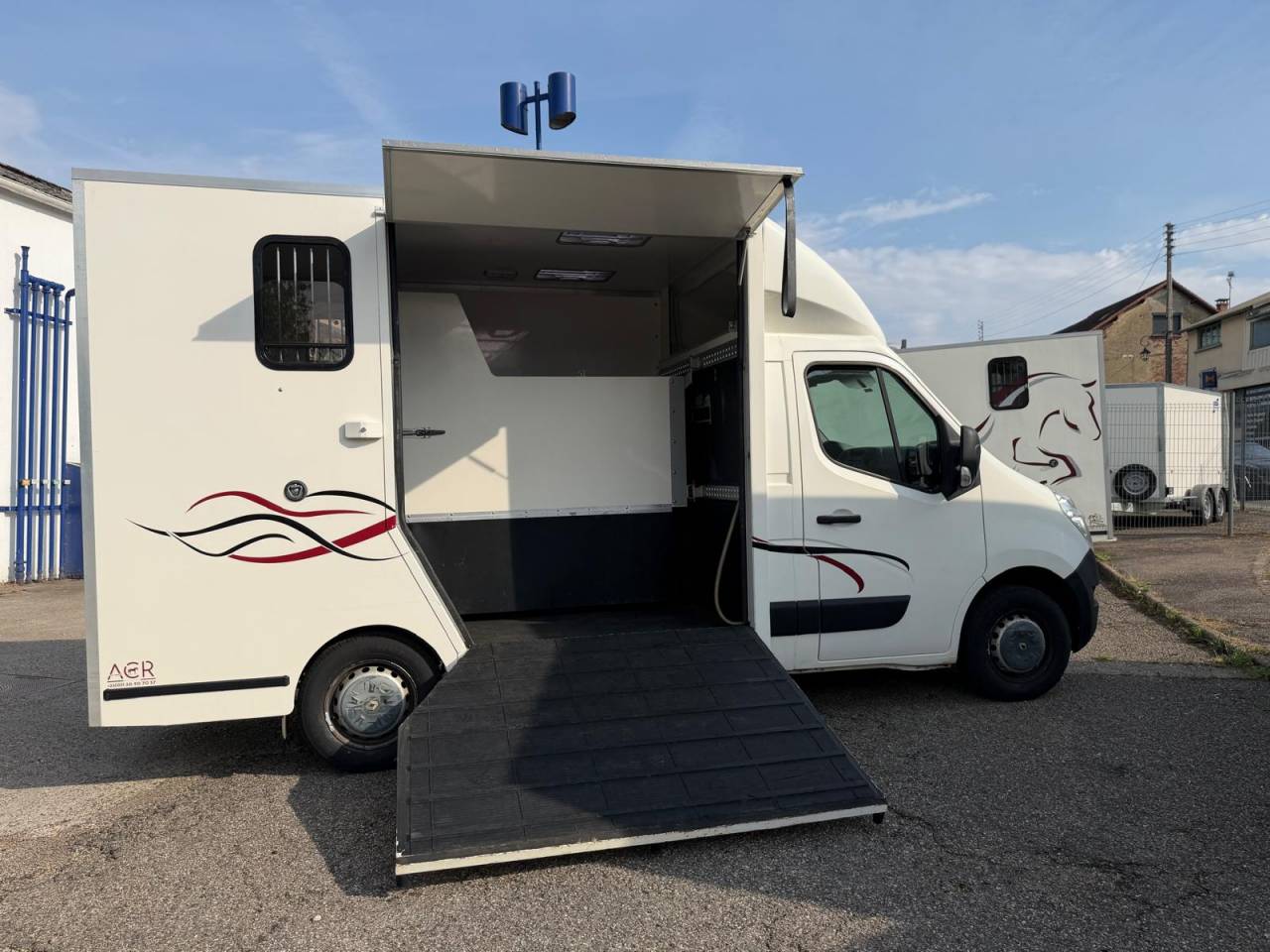Horsebox HGV Les Vans ACR Renault Master 2013 Used