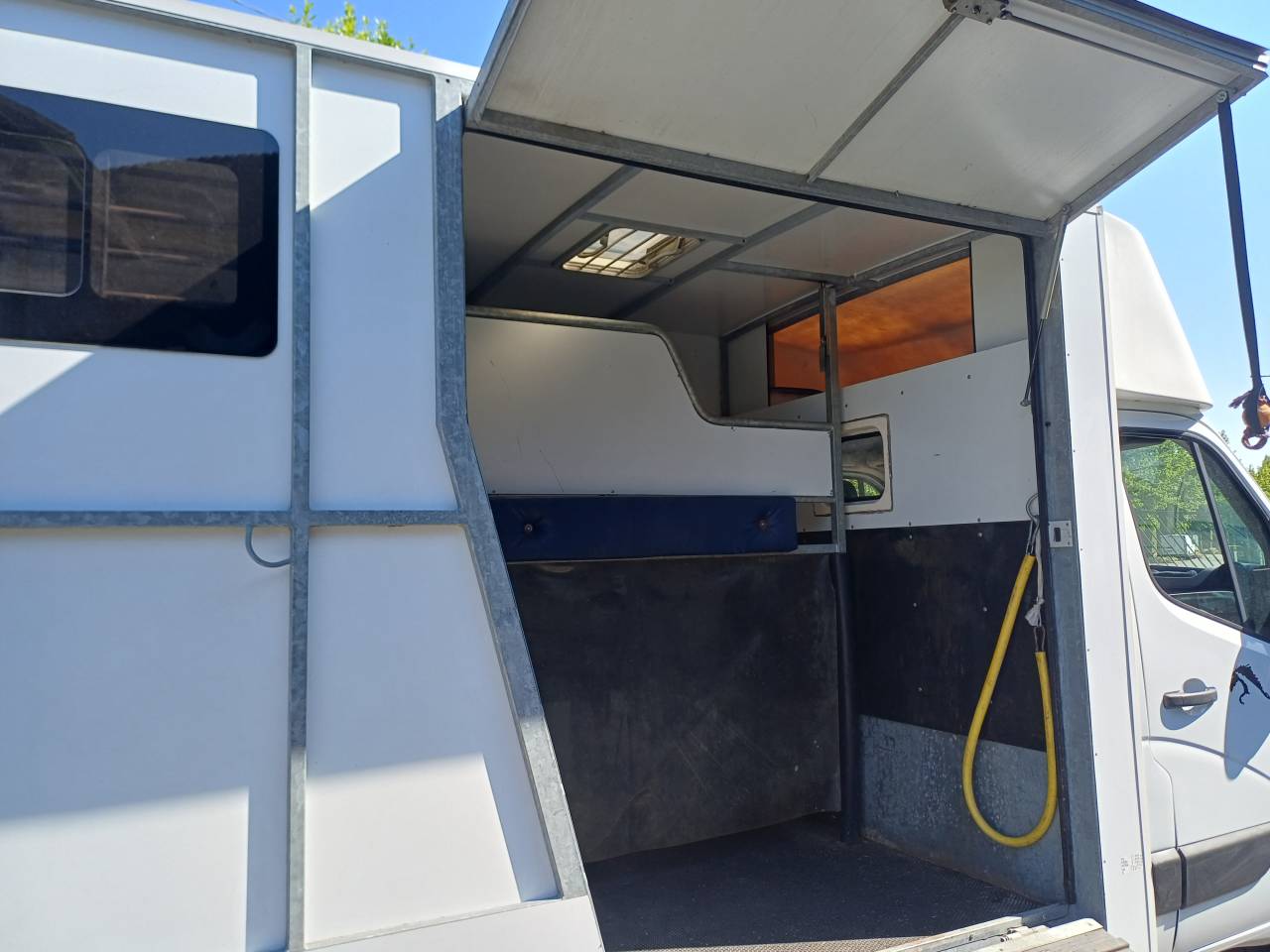 Horsebox HGV Renault Master 2013 Used